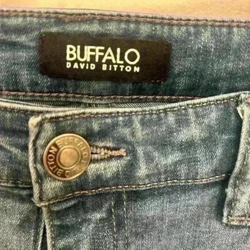 Buffalo Jeans woman's 8/29